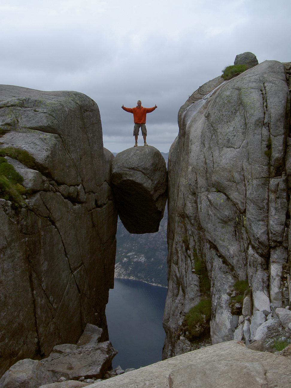 Onkel Josh auf dem Kjerag in Norwegen